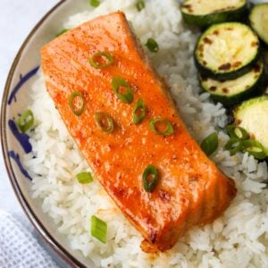 featured image of sriracha mayo salmon