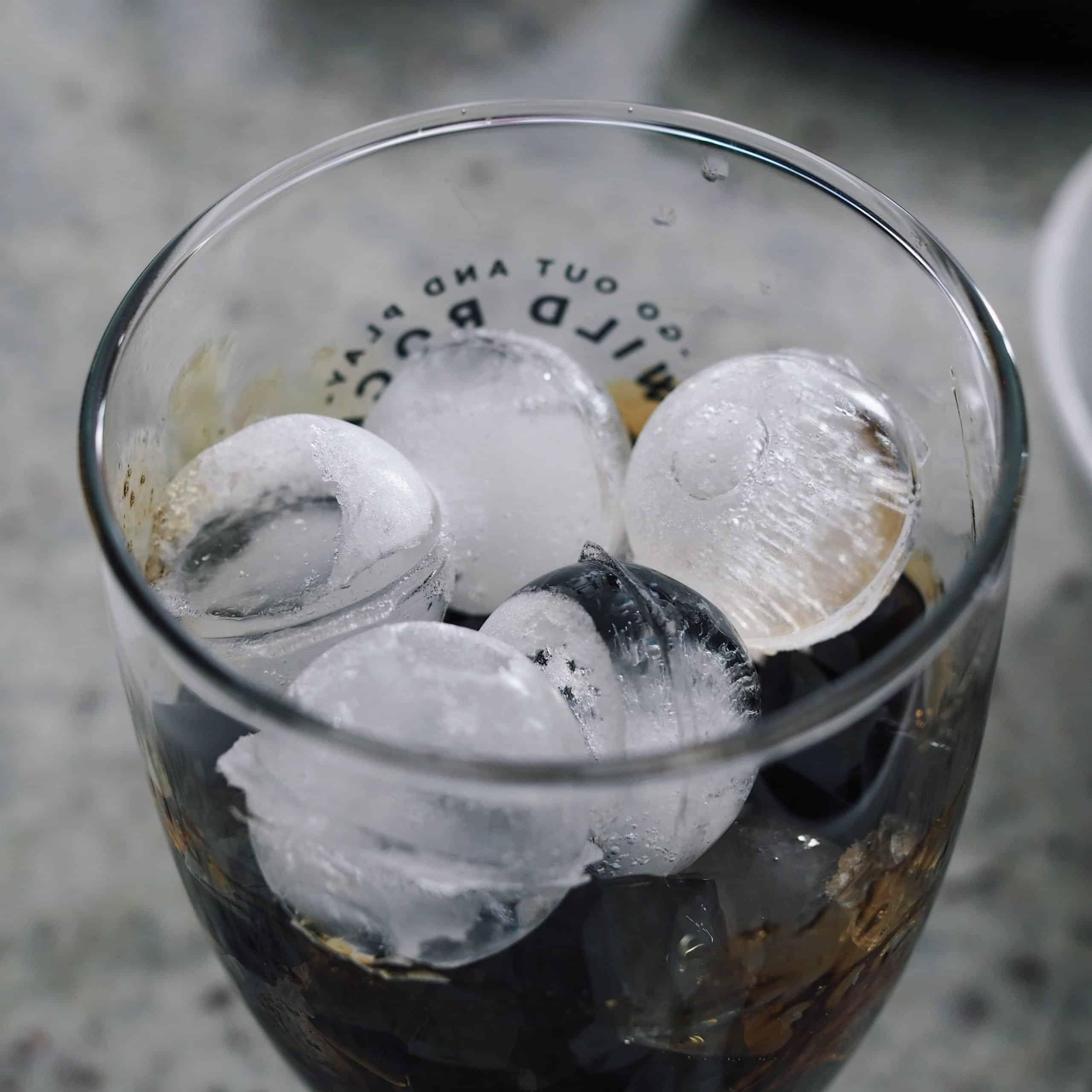 Then layer with 5-6 ice cubes and add more grass jelly cubes on top.