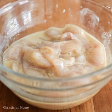 In a medium size bowl, marinate sliced chicken with marinade ingredients as listed above for 15-20 minutes at most. Do not marinate past this time frame.