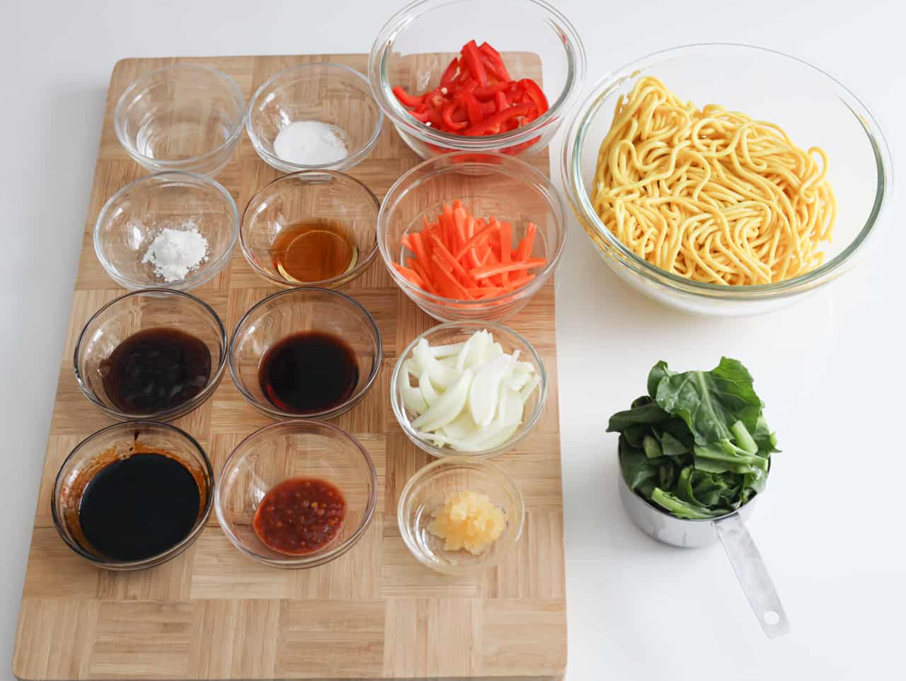 ingredients to make spicy vegetable lo mein