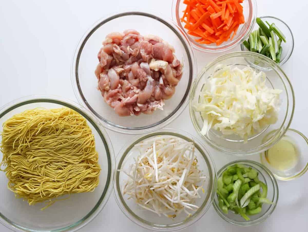 ingredients to make chicken chow mein