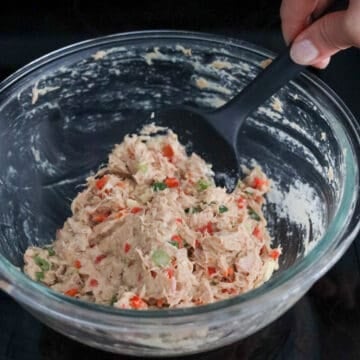 In a mixing bowl, combine filling for tuna cakes as listed above