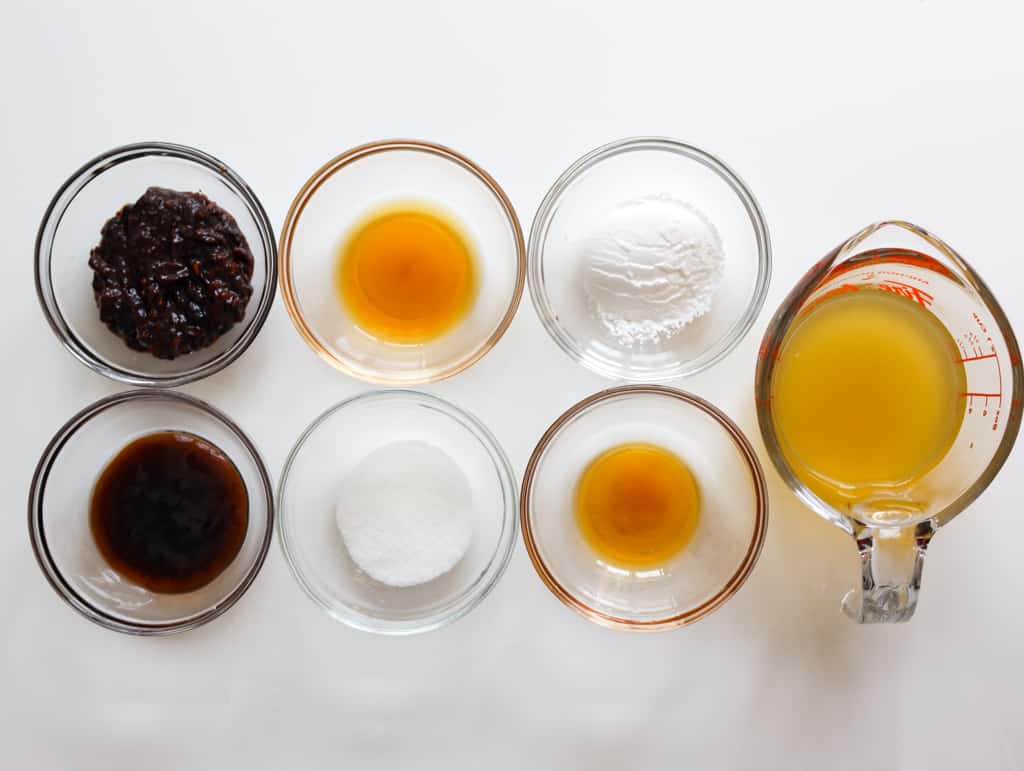 ingredients to make the stir fry sauce