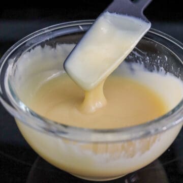 In a small bowl, combine Sauce ingredients. Set aside.