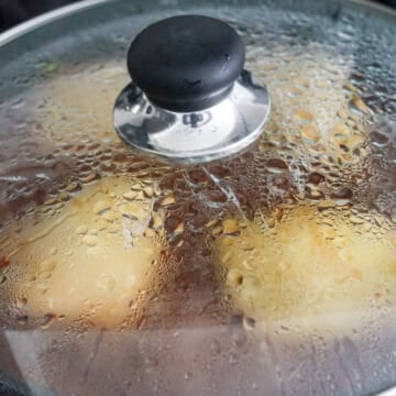 Add sauce and simmer for 7 minutes covered on low-medium heat.