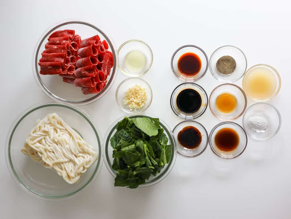 ingredients to make black pepper beef udon