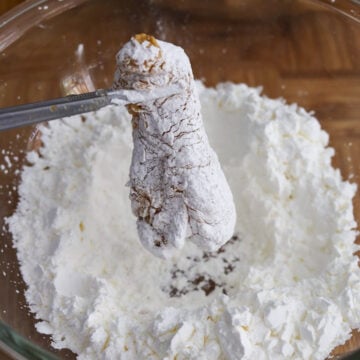 Coat Wings in Starch