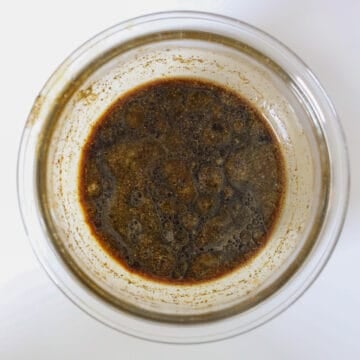 In a small bowl combine black pepper sauce ingredients as listed above. Set aside. Â