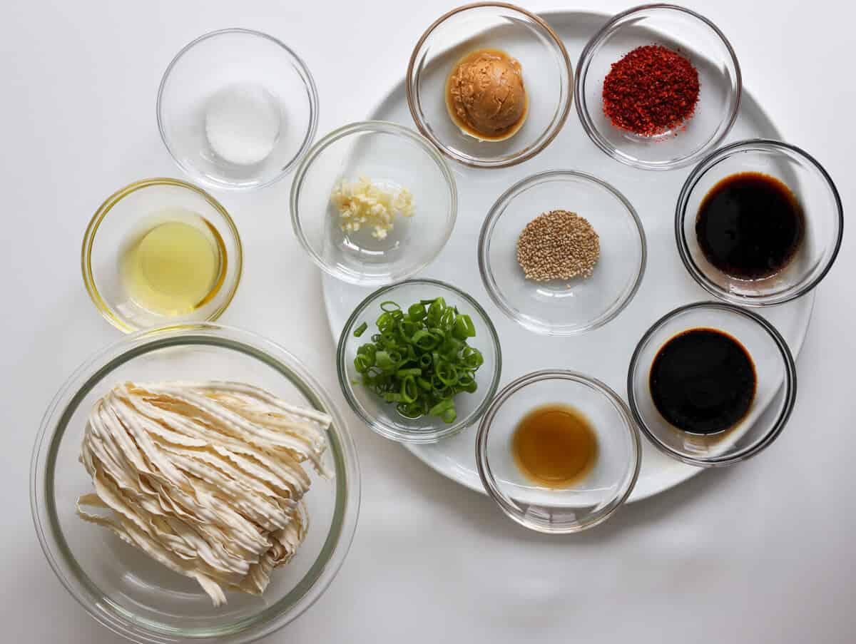 ingredients to make spicy peanut noodles