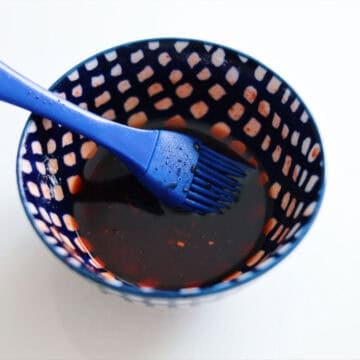 mix basting ingredients in a small bowl