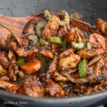 Quickly toss in cooked chicken and mix with the sauce and vegetables until evenly coated. Remove off heat. Serve and enjoy!