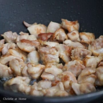 Heat vegetable oil in a large pan over medium-high heat. Fry the chicken for 5-6 minutes, until cooked through and golden. Remove, leaving the residual oil in the pan.