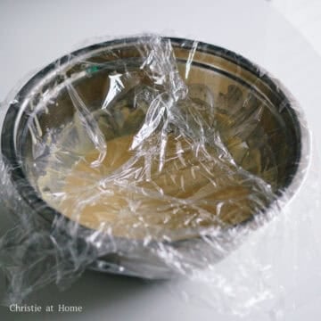 Cover the bowl of pancake batter and rest for 30 or 60 minutes if you have extra time.