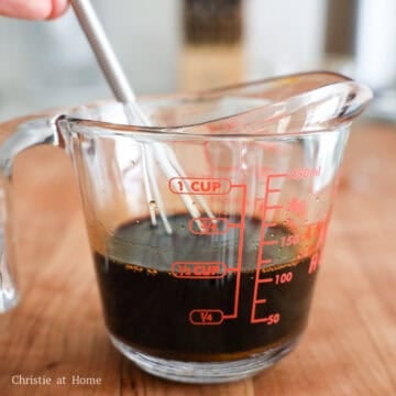 In a small bowl, combine the noodle sauce ingredients as listed above and set aside.