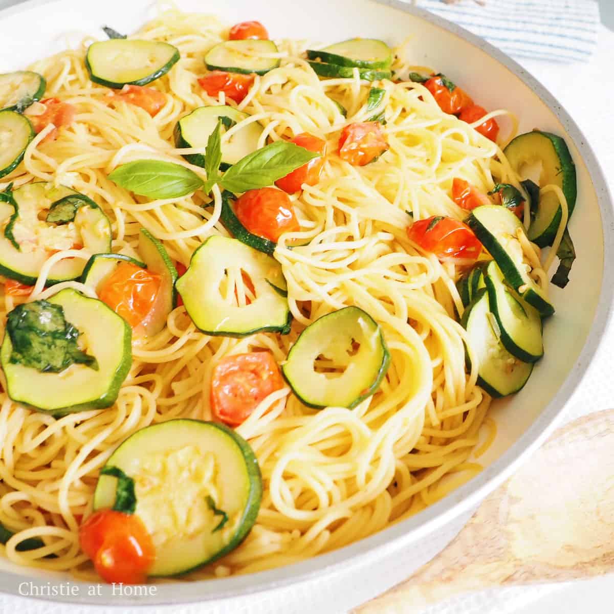 tomato basil zucchini pasta