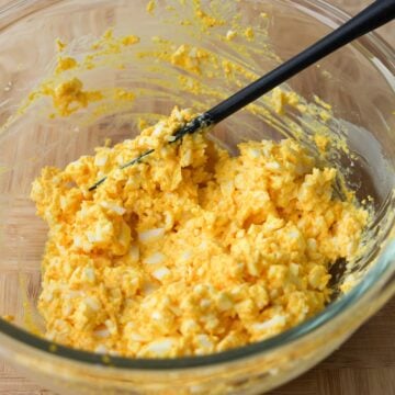 mix eggs with other ingredients except for bread