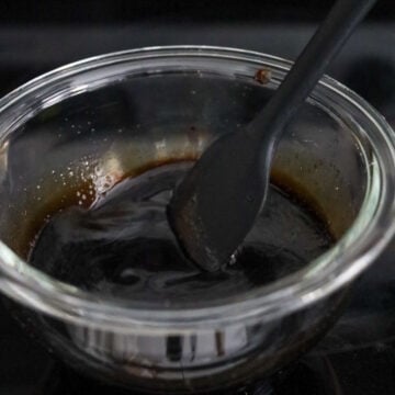 In a small bowl, combine the noodle sauce ingredients as listed above and set aside.