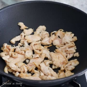 Heat 1 tablespoon or 15 ml of vegetable oil or any neutral oil in a large pan on medium heat. Fry marinated chicken until cooked through, about 2 minutes. Remove from the pan and set aside.
