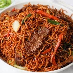 featured image of beef chow mein